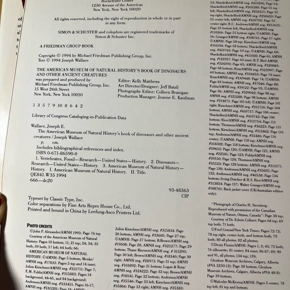 THE AMERICAN MUSEUM OF NATURAL HISTORY'S Book of DINOSAURS - Picture 7 of 8